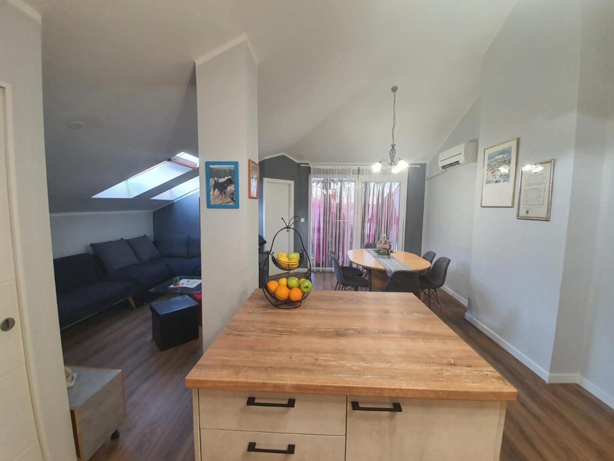 Apartment D Free Parking & Wifi, Walking Distance To Centrum Zara Esterno foto